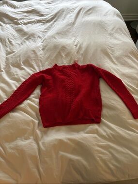 Red Cable-Knit Women's Sweater - Classic Crewneck